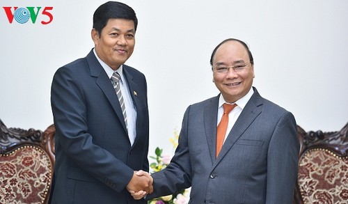 Premierminister Nguyen Xuan Phuc empfängt myanmarischen Botschafter - ảnh 1